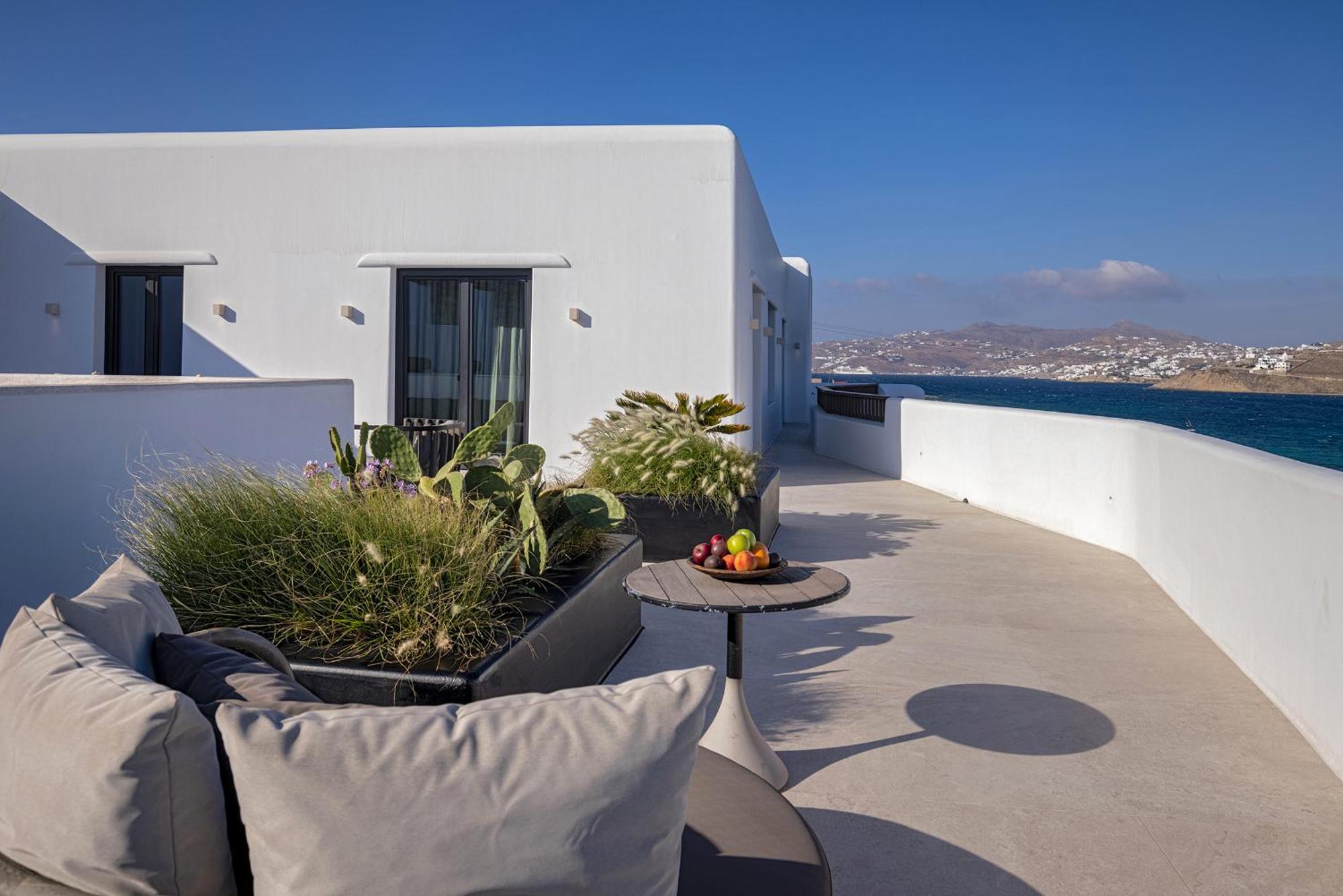 Aeonic Suites And Spa Mykonos Town ภายนอก รูปภาพ