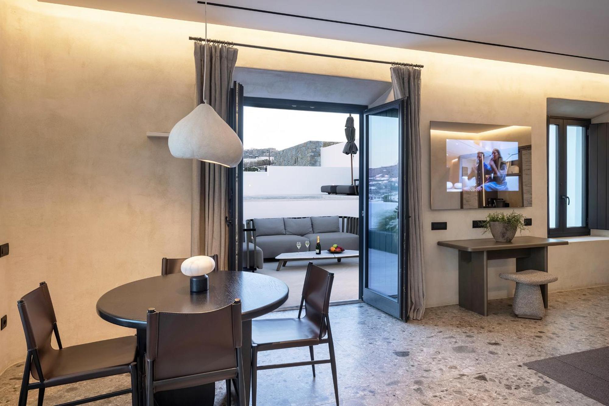 Aeonic Suites And Spa Mykonos Town ภายนอก รูปภาพ