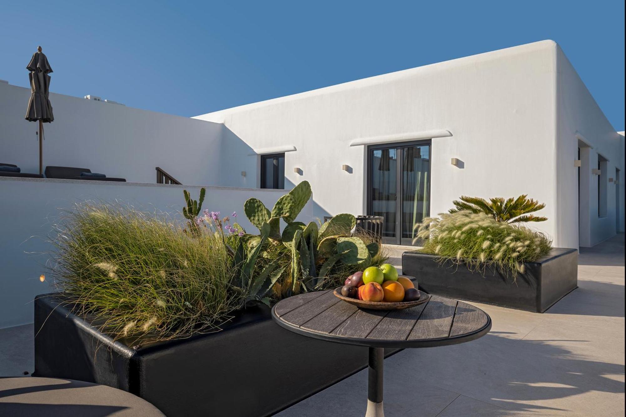 Aeonic Suites And Spa Mykonos Town ภายนอก รูปภาพ