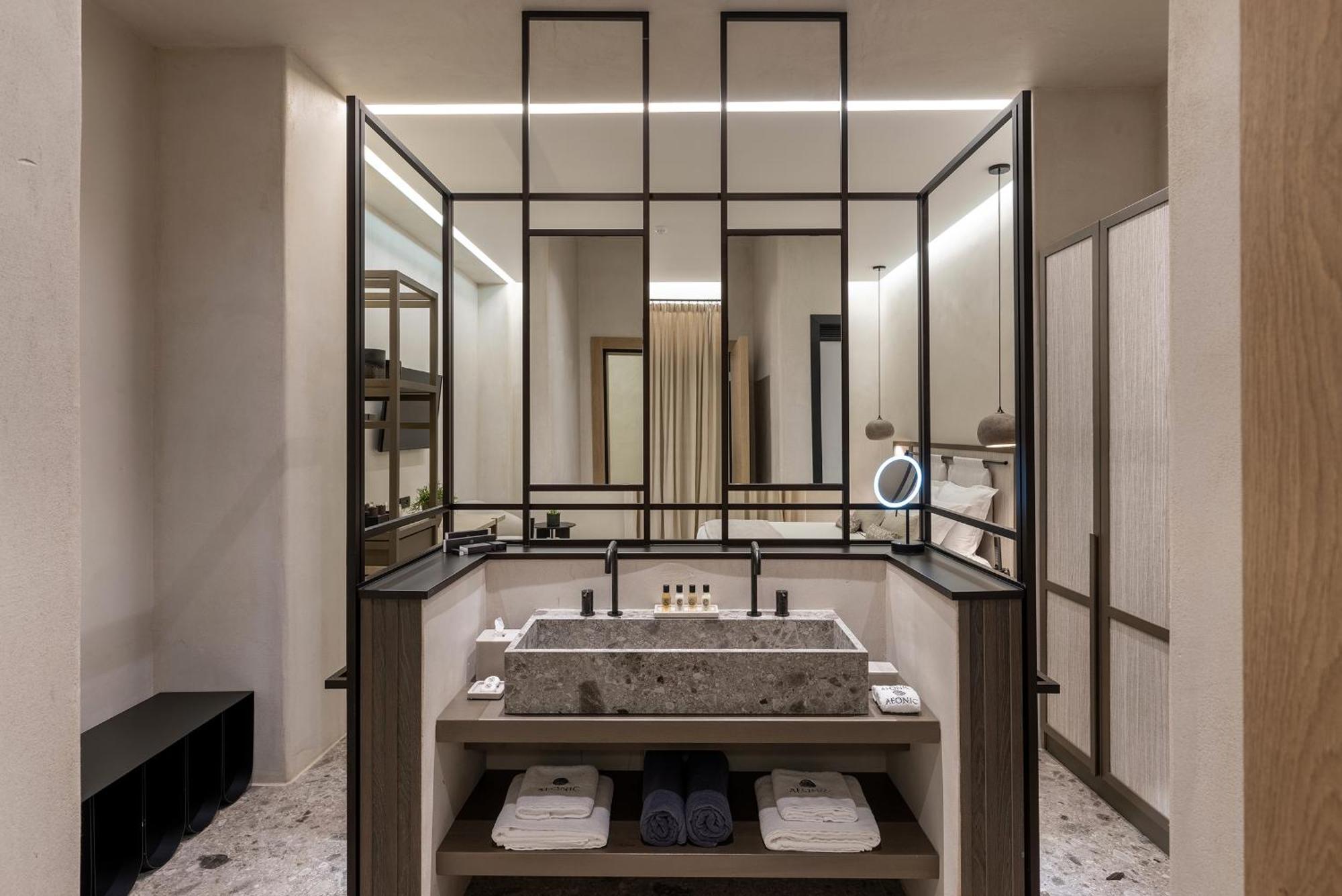 Aeonic Suites And Spa Mykonos Town ภายนอก รูปภาพ