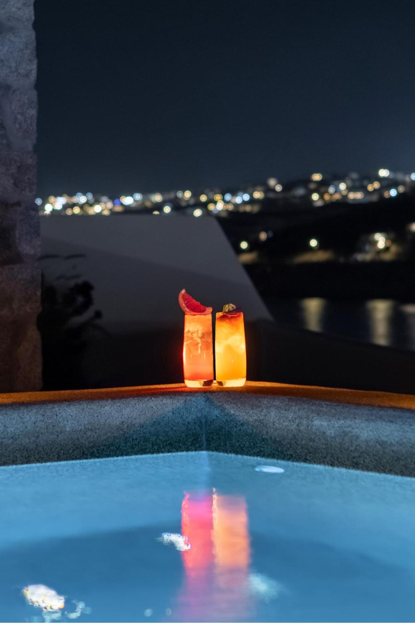 Aeonic Suites And Spa Mykonos Town ภายนอก รูปภาพ