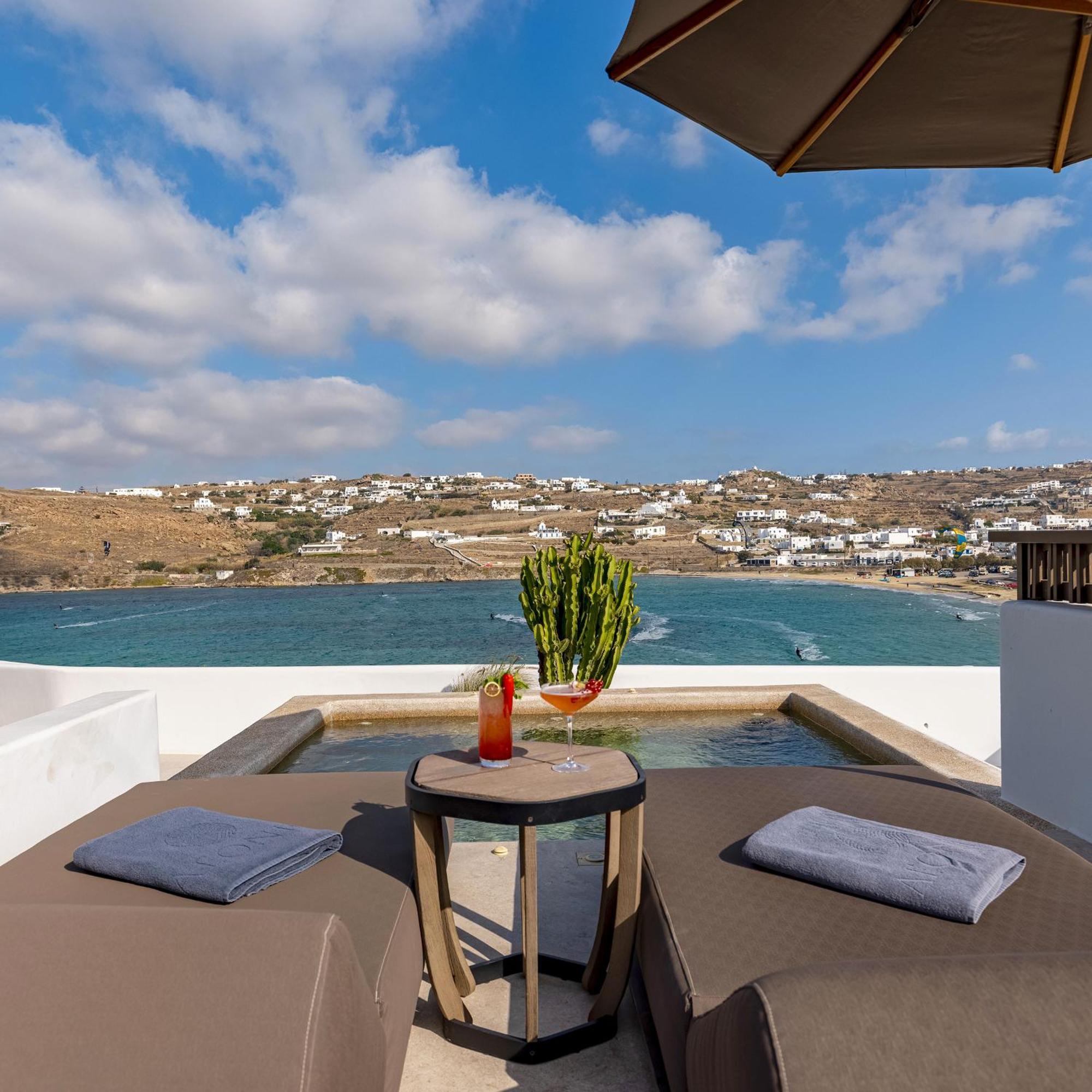 Aeonic Suites And Spa Mykonos Town ภายนอก รูปภาพ