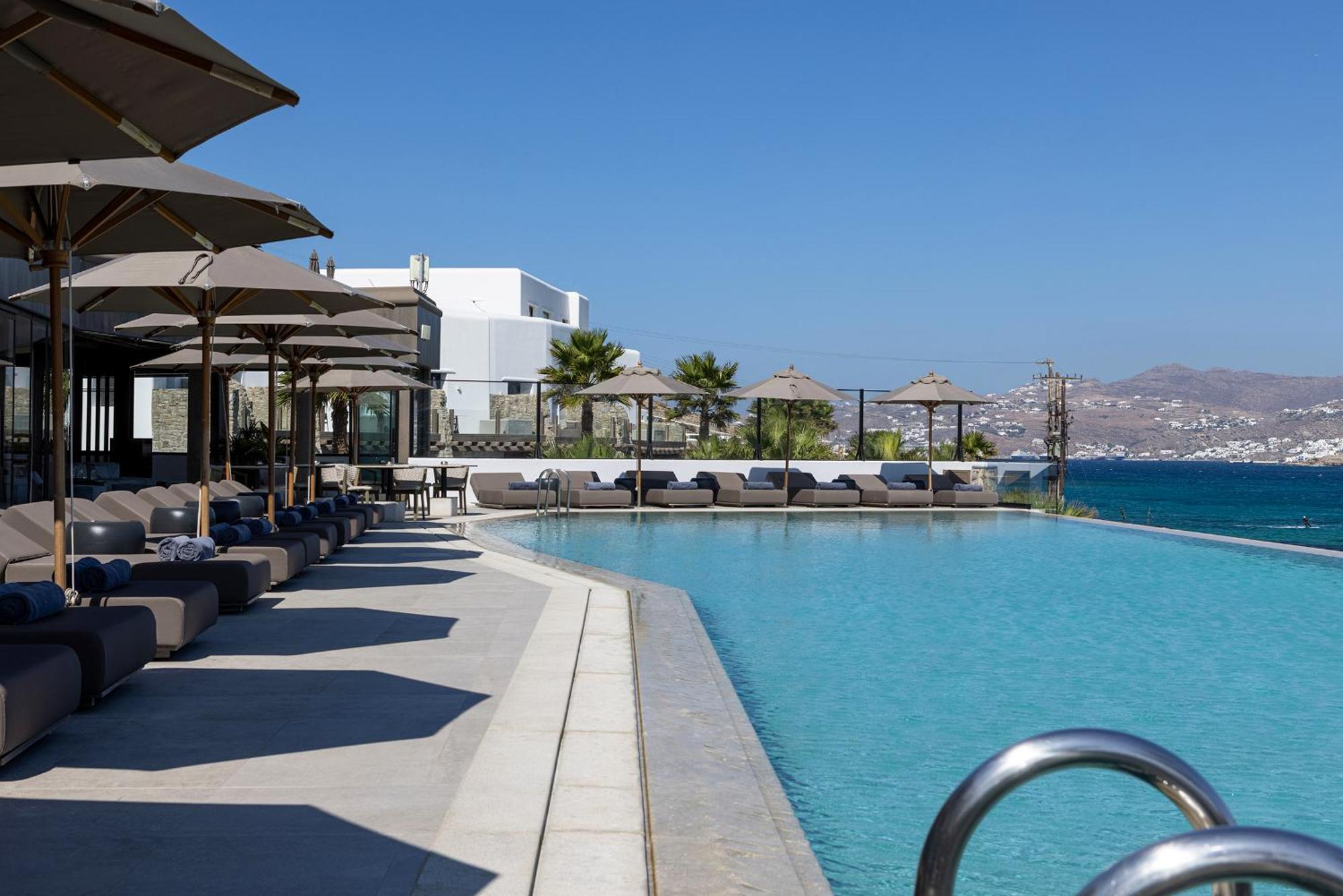 Aeonic Suites And Spa Mykonos Town ภายนอก รูปภาพ